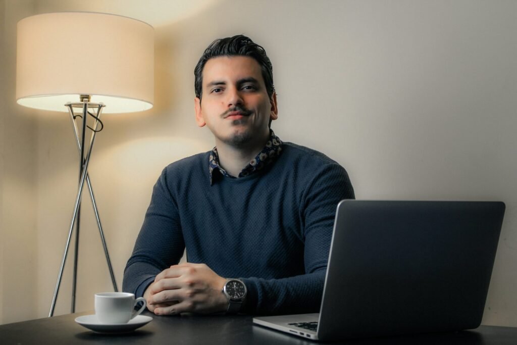 2020 – Nos adaptamos al nuevo escenario pasando de publicidad nacional a internacional, presentamos nuevas alternativas de desarrollo para todos sus clientes, con una proyección de marca hacia el futuro.