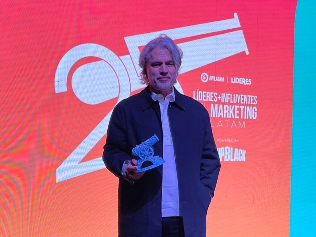 Héctor Fernández, CEO de VML México, fue reconocido como uno de los 25 líderes más influyentes del marketing