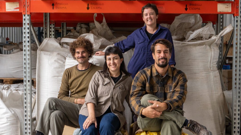 Necológica: cómo el plástico reciclado se convierte en diseño, mobiliario e innovación
